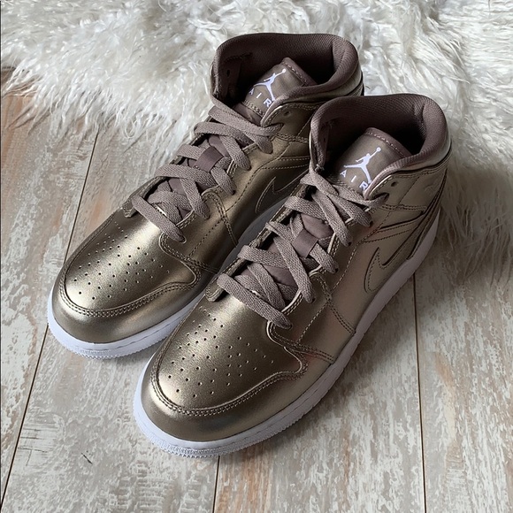 NWT Nike Air Jordan 1 special edition - Picture 6 of 8